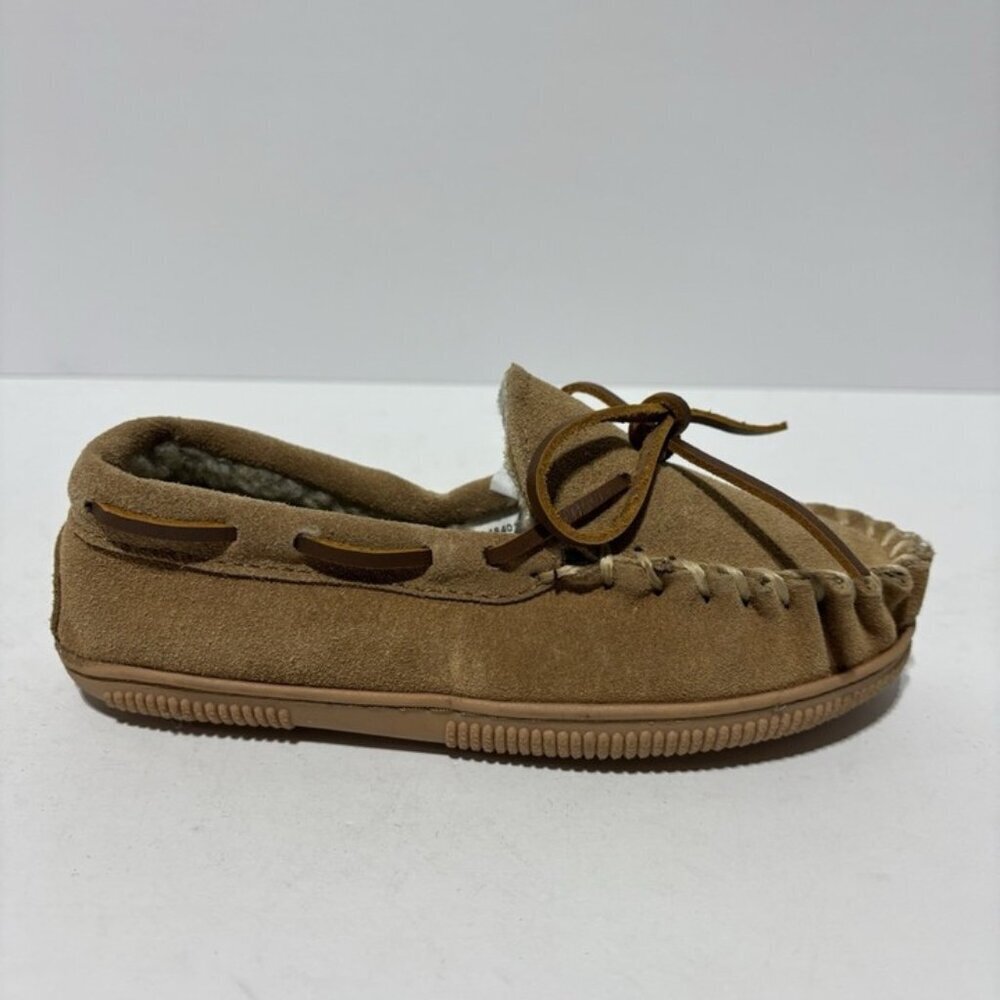 Minnetonka Little Kids’ Brown Moccasin Slippers, Boys’ Size 13 M